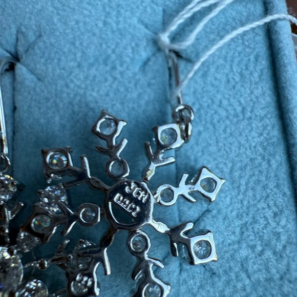 NIB Vintage Epiphany Diamonique Snowflake Earrings – Platinum Clad 925 Silver - Picture 5 of 5